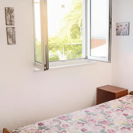 Apartments By The Sea Rastici, Ciovo - 2076